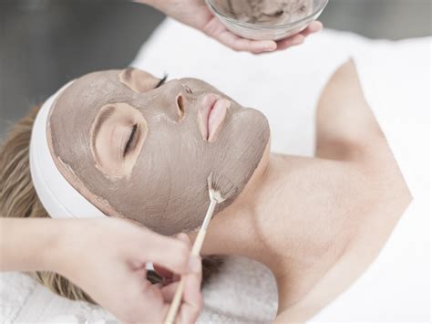 Face Peels Everything You Need To Know And How To Find The Best