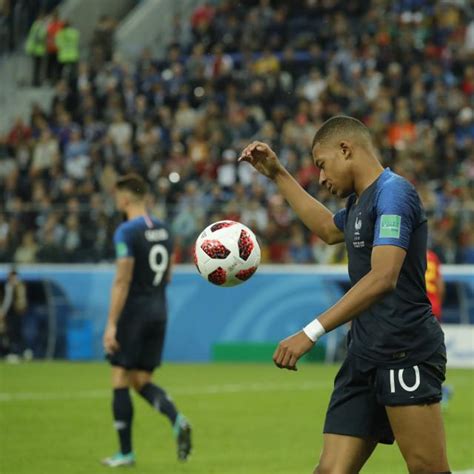 Vidéo le geste technique fou de Kylian Mbappé contre la Belgique L