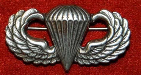 Views Of Ww Ii Sterling Parachutist Qulification Pin Back Badge By
