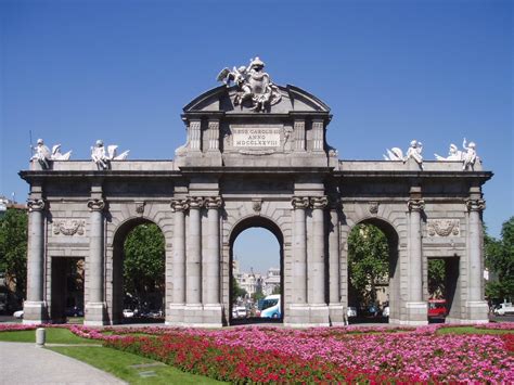 Conociendo La Puerta De Alcalá Madrid Smartrentals