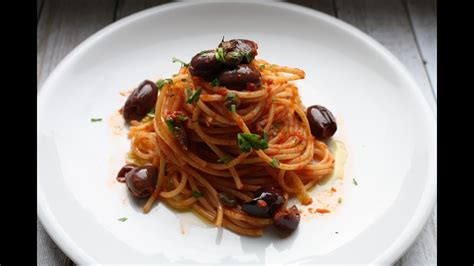 Spaghetti Mit Schwarzen Oliven Und Kapern Youtube