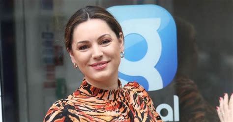 Kelly Brook Parades Logic Defying Curves In Skintight Dress For Red Hot