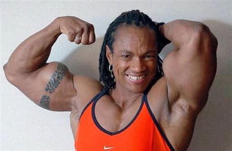 Renne Toney la mujer con los músculos más grandes del mundo