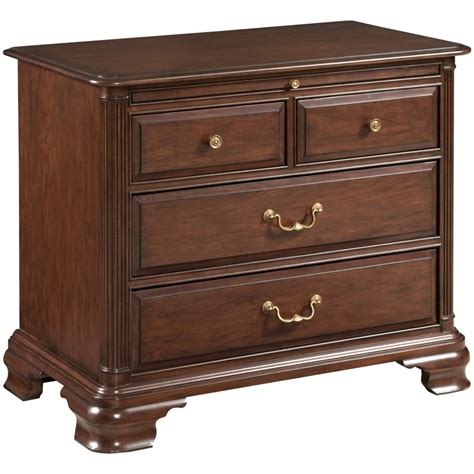 Kincaid Furniture Hadleigh 607 422 Traditional Four Drawer Bachelors Chest With Pull Out
