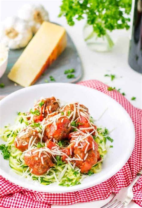Break the egg into a large mixing bowl (or the bowl of your stand mixer). Gluten Free Meatballs Without Breadcrumbs - Low Carb, No ...