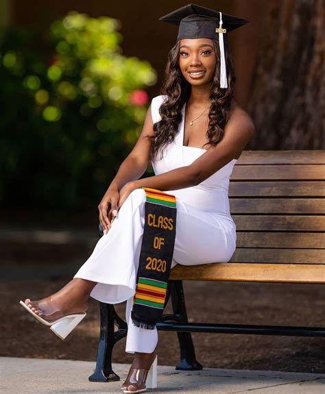 Top 105 Pictures Graduation Photoshoot Black Girl Senior Pictures
