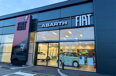 Dm Autos Inaugure Les Nouvelles Identités Citroën Et Fiat Sur Ses Deux