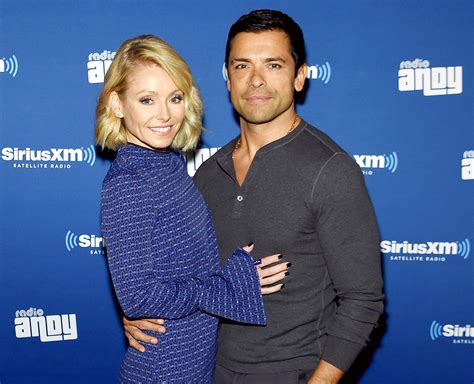 Kelly Ripa Husband Mark Consuelos Can T Get Enough Of Kelly Ripa S