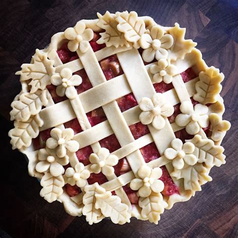 25 Creative Pie Crusts That Turn The Dessert Into A Delicious Work Of Art