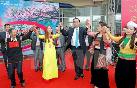 President Joins Spring Festival Of Ethnic Groups Vietnam National