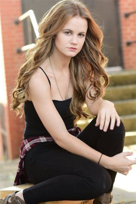 Pictures And Photos Of Mackenzie Lintz Actresses Beautiful Actresses