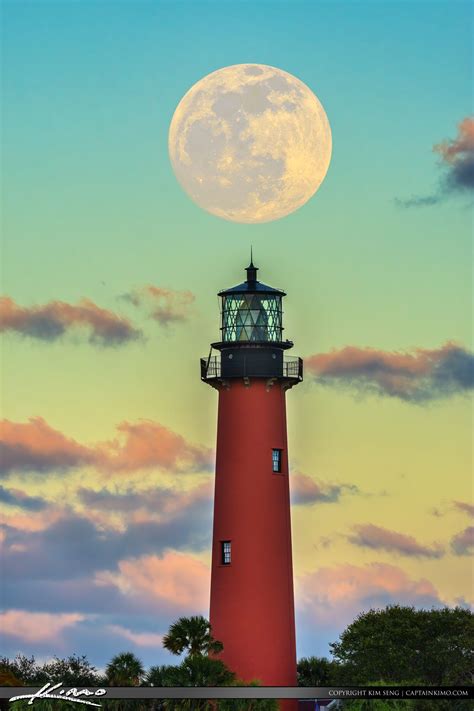Jupiter Inlet Lighthouse Moonrise 2020 January 9 Lighthouse Inlet