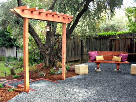 This arbor features a triangular top. 20 Chic and Easy DIY Arbor Plans | DIY Arbor for Wedding ⋆ ...