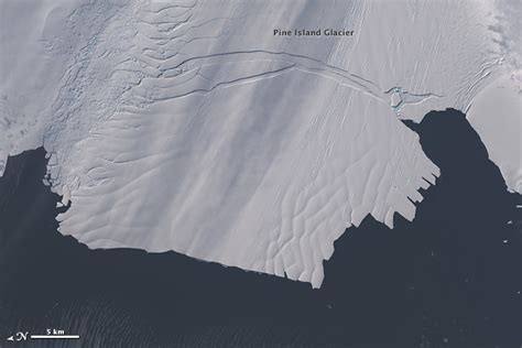Major Iceberg Cracks Off Pine Island Glacier Image Of The Day