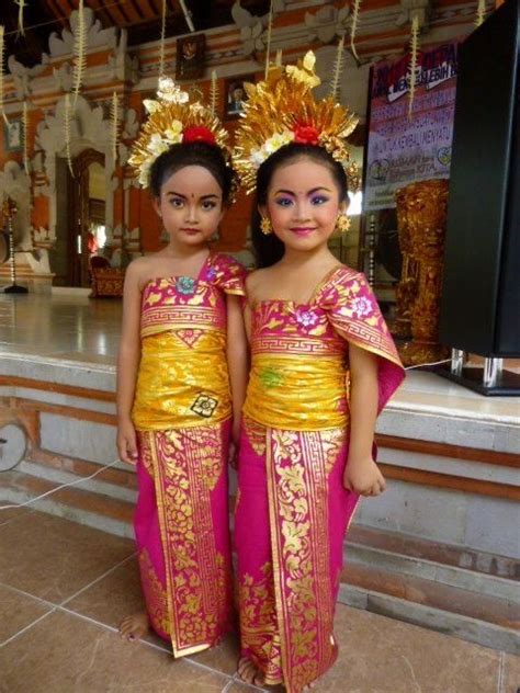 Pin By Pinner On Postcard From Bali Indonesia Clothing Traditional
