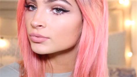 Try The Monochrome Makeup Trend With This Sweet And Hot Pink Look From