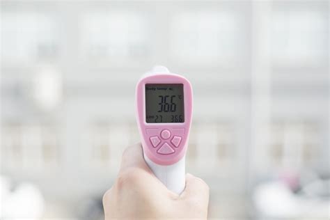 Selain mengetahui suhu normal bayi, orang tua juga perlu memahami cara mengukurnya dengan tepat. Suhu Tubuh Normal Manusia, dari Bayi Sampai Dewasa ...