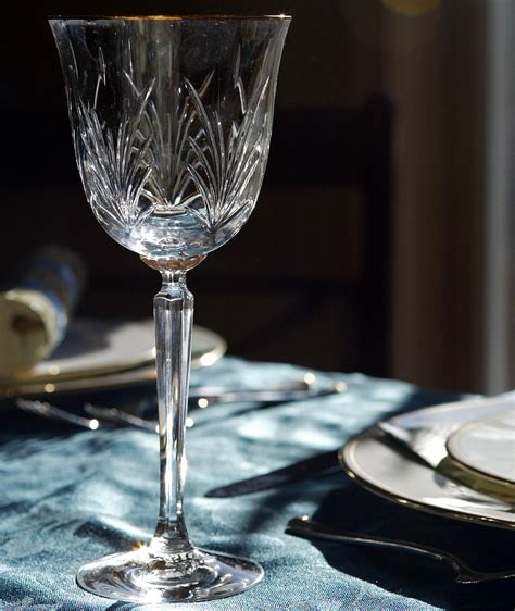 10 Tips To Care For Your Antique Glassware Pioneer Thinking