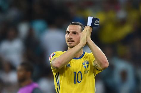 Soccer player zlatan ibrahimovic was born on october 3, 1981, in malmö, sweden, to a bosnian father and a croatian mother. Manchester United: Zlatan Ibrahimovic 'Delighted' To Work ...