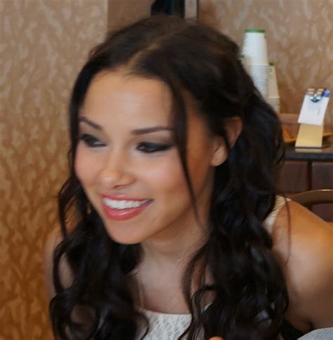 Jessica Parker Kennedy Weight Height Measurements Bra Size