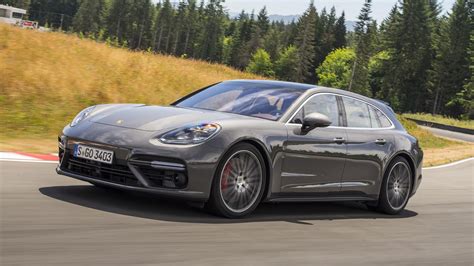 Vind nu actuele porsche panamera sport turismo tweedehands autos op autoscout24, de grootste online automarkt van europa. 2018 Porsche Panamera Sport Turismo First Drive: What's ...