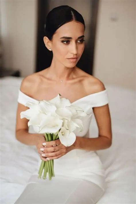 Elegant Calla Lilies Wedding Ideas Weddingomania Lily Bouquet