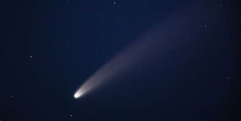 Comet Neowise Look Up How To See The Glimmering Comet Neowise