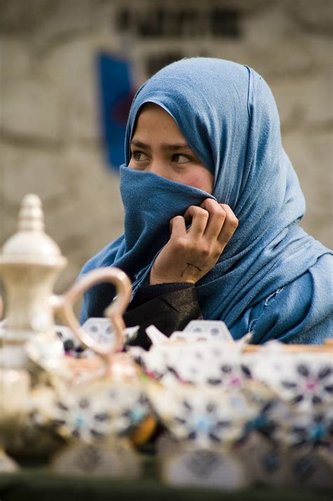 Empowering Afghan Women [Image 1 of 3] | An Afghan woman sel… | Flickr