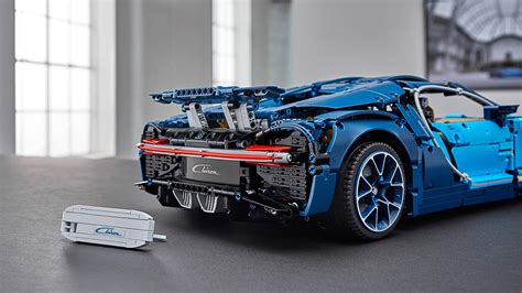 The technic theme is characterized by the presence of axles, gears, connector pegs, and many other parts rarely seen in typical lego system sets. LEGO Technic Bugatti Chiron - IMBOLDN