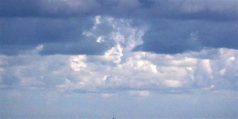 Face Of Jesus Appears In Clouds Over English Channel Then