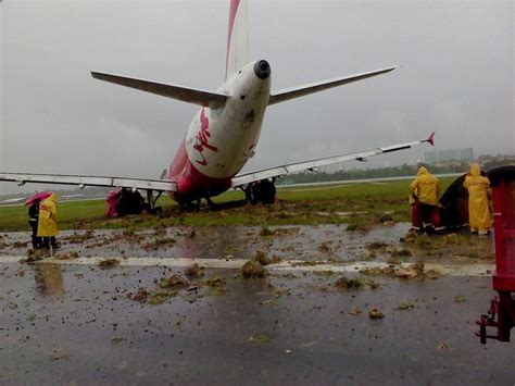 Anda akan dilayan oleh pegawai kami selama 24 jam, 7 hari seminggu! Air Asia Terhempas Di Lapangan Terbang Antarabangsa Kucing ...