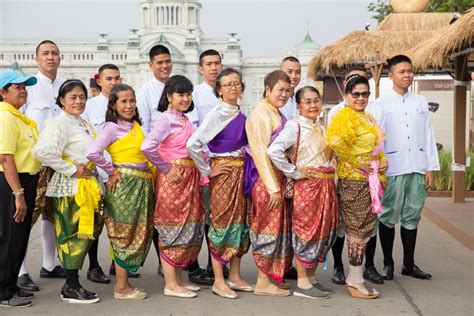 Chut Thai Thailands Beautiful Traditional Dress
