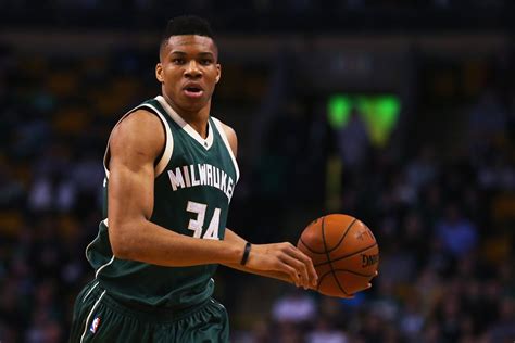 Watch Barack Obama Try To Pronounce Giannis Antetokounmpo On His Visit