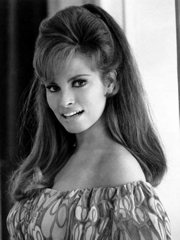 Raquel Welch S Beautiful S And Actresses