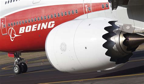 747 8 Intercontinental Boeings Neuer Jumbo Jet Fliegt Bilder