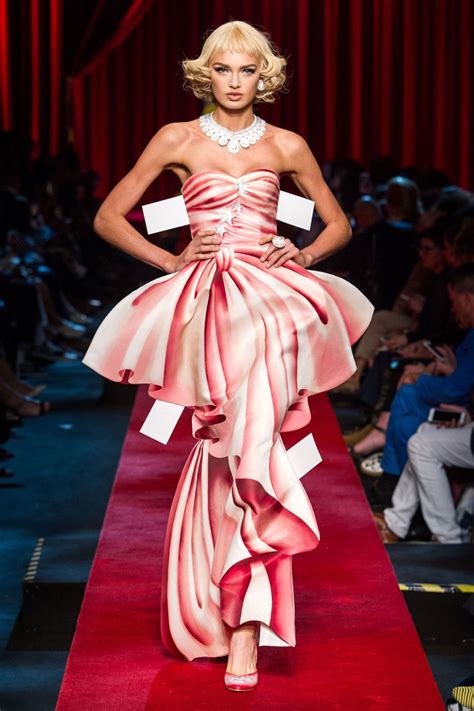 All The Looks From Moschino Spring 2017 Fashion High Fashion Dresses