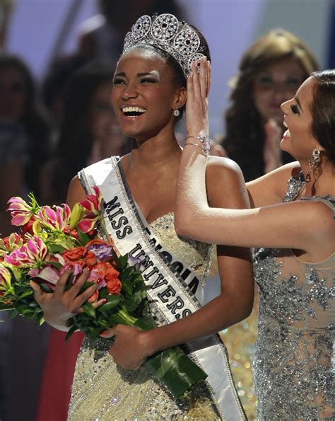 People Miss Angola Crowned Miss Universe 2011