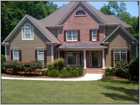 Customized house paint color matching can be created at your community home improvement store to produce the very best look for you. Exterior paint colors with red brick - give your house a ...