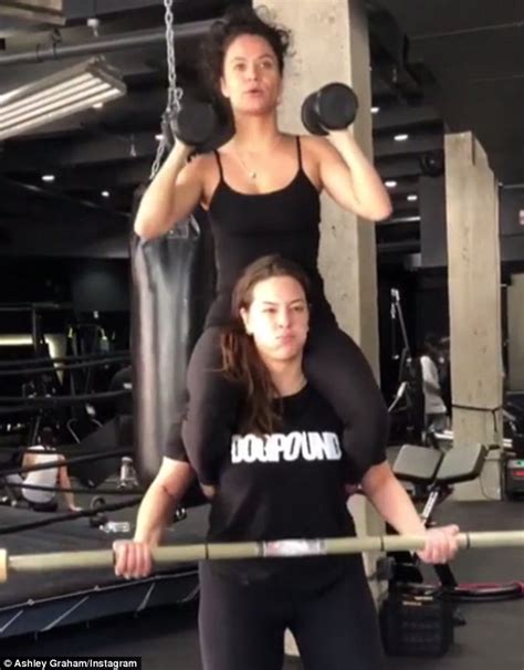 Now Thats A Plus Sized Workout Ashley Graham Lifts Weights With A