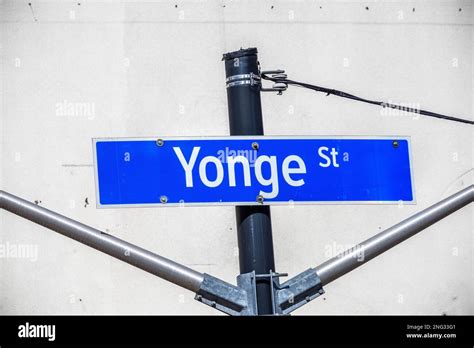 Yonge Street Sign Stock Photo Alamy
