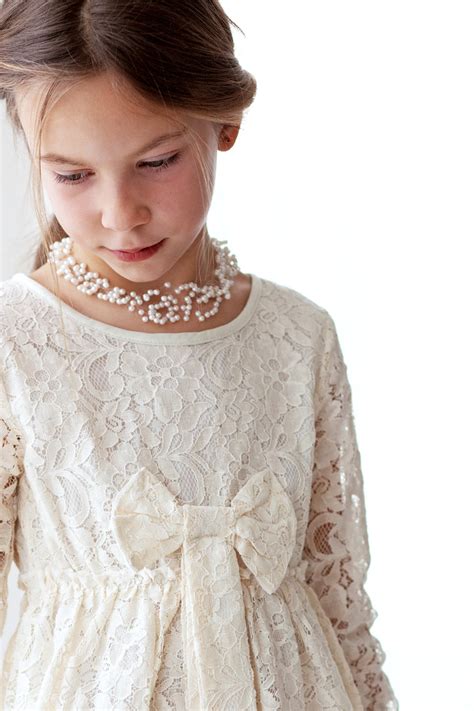 Sono diversi, infatti, gli eventi in cui il dress code suggerisce un abbigliamento elegante. Tessuti per Abiti da Cerimonia Bambino | Hillary