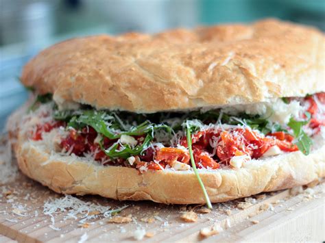 Gefülltes Fladenbrot Italian