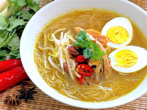 Pengs Kitchen Mee Soto Ayam And Begedil