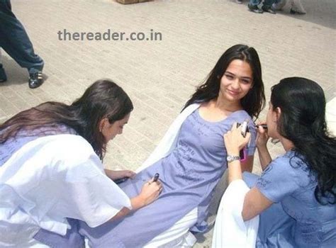 Are Colleges Girls In Pakistan Secretly Lesbian News Whatsapp Status