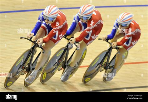 great britain s wendy houvenaghel joanna roswell and lizzie armitstead left to right ride to