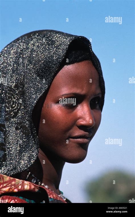 Young Tuareg Woman Hi Res Stock Photography And Images Alamy