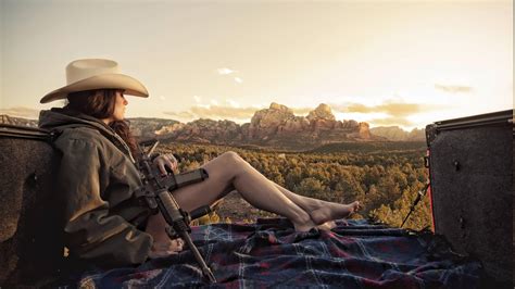 Women Landscape Legs Machine Gun Cowgirl Gun Women