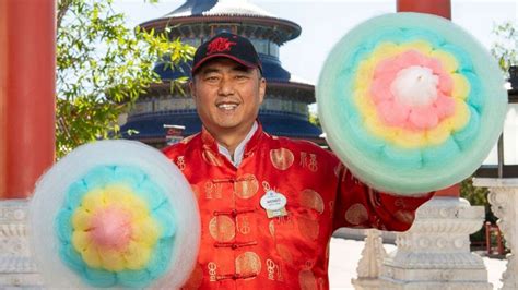 Check Out This 5 Layer Chinese Cotton Candy Being Sold At Disney World