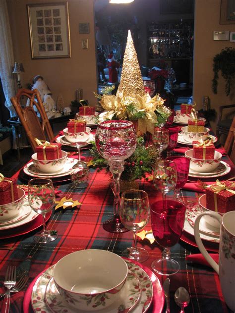 You can go for modern, or traditional and a combination of both. Designs by Pinky: ~~~Our Christmas Table~~~