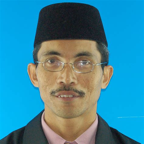He is currently living with his family in tanjong karang, selangor darul ehsan. Mahasiswa didahulukan, kebajikan diutamakan: PENASIHAT JPP ...